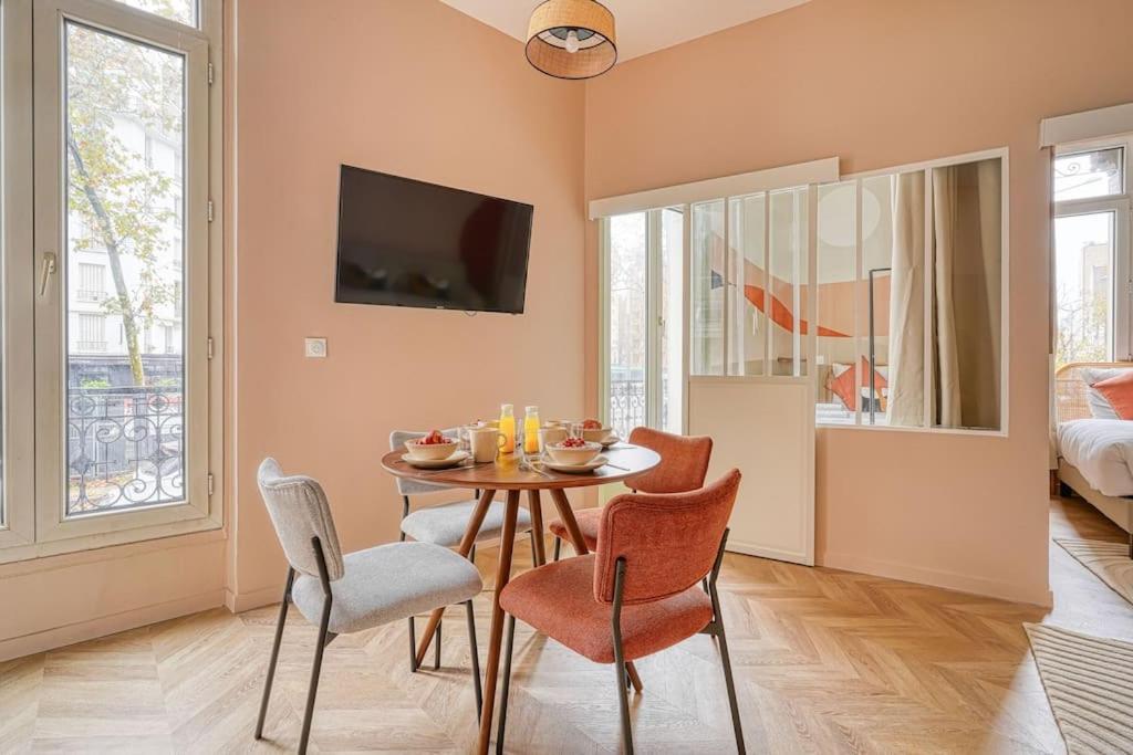Place Du Marechal Juin - Iii Appartement Paris